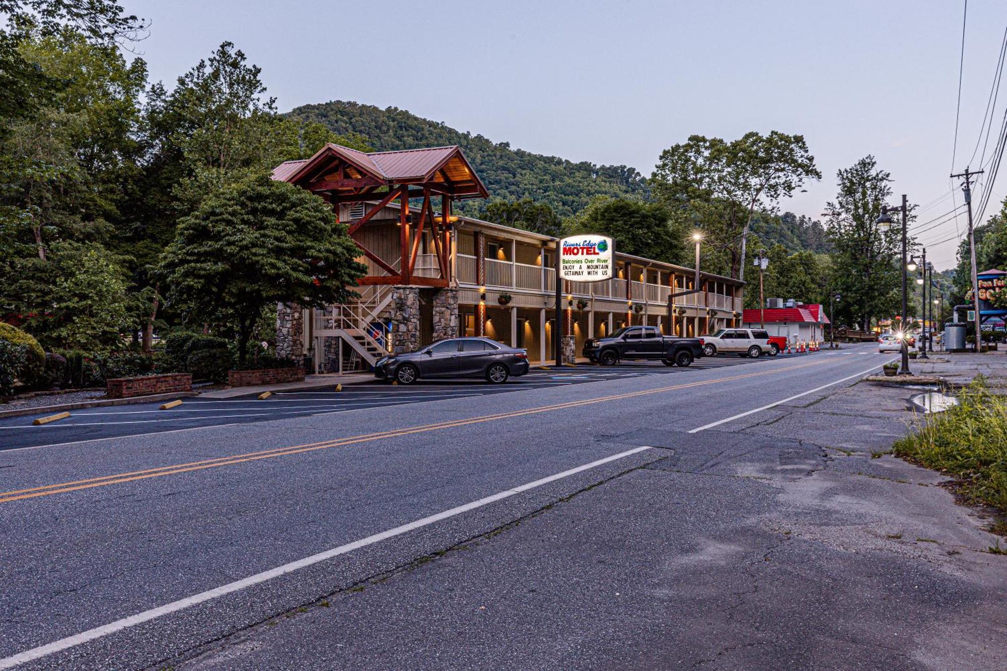 Rivers Edge Motel Cherokee Exterior photo